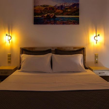 Blue Horizon Hotel Himarë Eksteriør billede